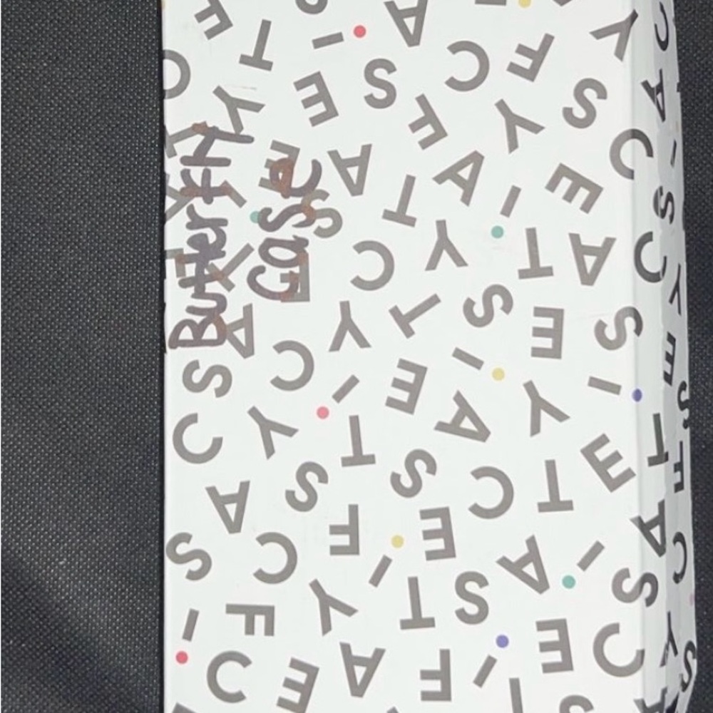 This is a customization cases for the iPhone XR Butterfly case